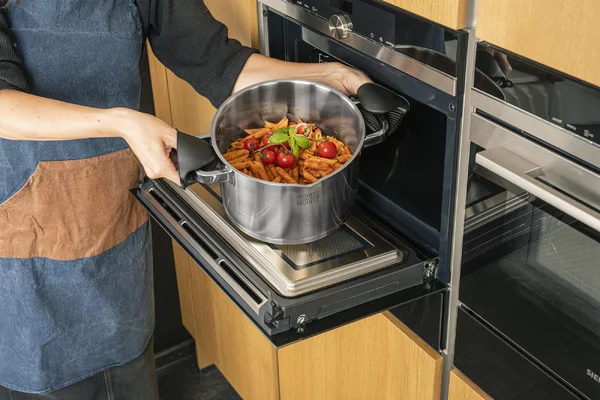 3298_Kochtopf_mit_Deckel_24_cm_Bild4_oO_V3